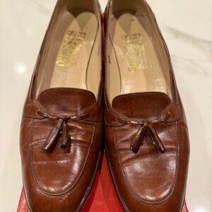 Salvatore Ferragamo Womens flat shoe  9 1/2AAA